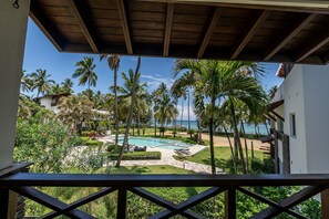 Property grounds - Family Beach Escape | Playa Las Ballenas | Private Pool & Terrace (Las Terrenas)