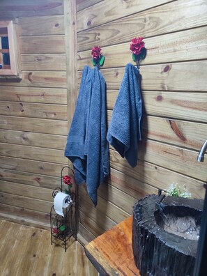 Interior - Quemeninho Treehouse - an Atlantic Forest refuge in the heart of PETAR (Apiaí)