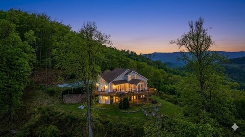*NEW* Incredible Views & Quiet Luxury | 5BR