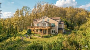 Exterior - *NEW* Incredible Views | 4BR | Firepit | Gameroom (Monroe)