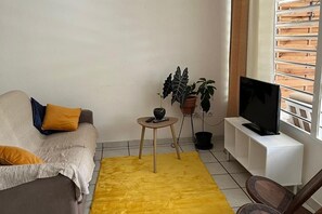 Living area - Vrbo Property (Ducos)