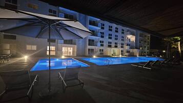Apartemen, 2 kamar tidur, akses difabel, balkon | Kolam renang | Kolam renang outdoor