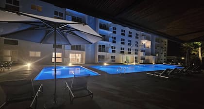 Stunning new Beachfront Condo 9th Floor Ocean View
