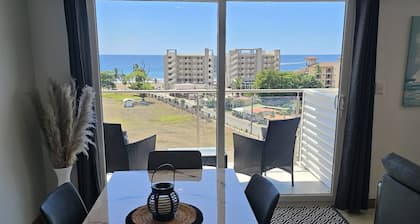 Stunning new Beachfront Condo 9th Floor Ocean View