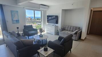 Apartment, 2 Bedrooms, Accessible, Balcony | Living area