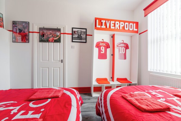 5 bedrooms, iron/ironing board, WiFi, bed sheets