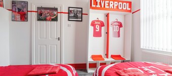 Peaceful 5-bedroom house in welcoming Liverpool neighborhood