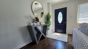Interior - Historic Alexandria's Chic 4BR Retreat off Duke St (Alexandria)