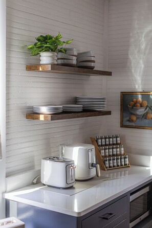 Interior - Near Benning, Steps to Riverwalk/Bibb Mill, 2 Kings, Queen Sofa Bed, Sleeps 6 (Columbus)