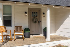 Exterior detail - Near Benning, Steps to Riverwalk/Bibb Mill, 2 Kings, Queen Sofa Bed, Sleeps 6 (Columbus)