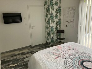 2 bedrooms, iron/ironing board, travel cot, free WiFi - Rooms near Le Mans 24H circuit & A11 (Saint-Georges-du-Bois)