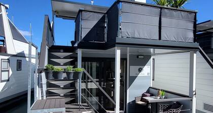 Exclusive floating house with terrace & sea view in Marina Portoroz