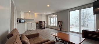 Beautiful Waterfront Apartment – Quispamsis, NB