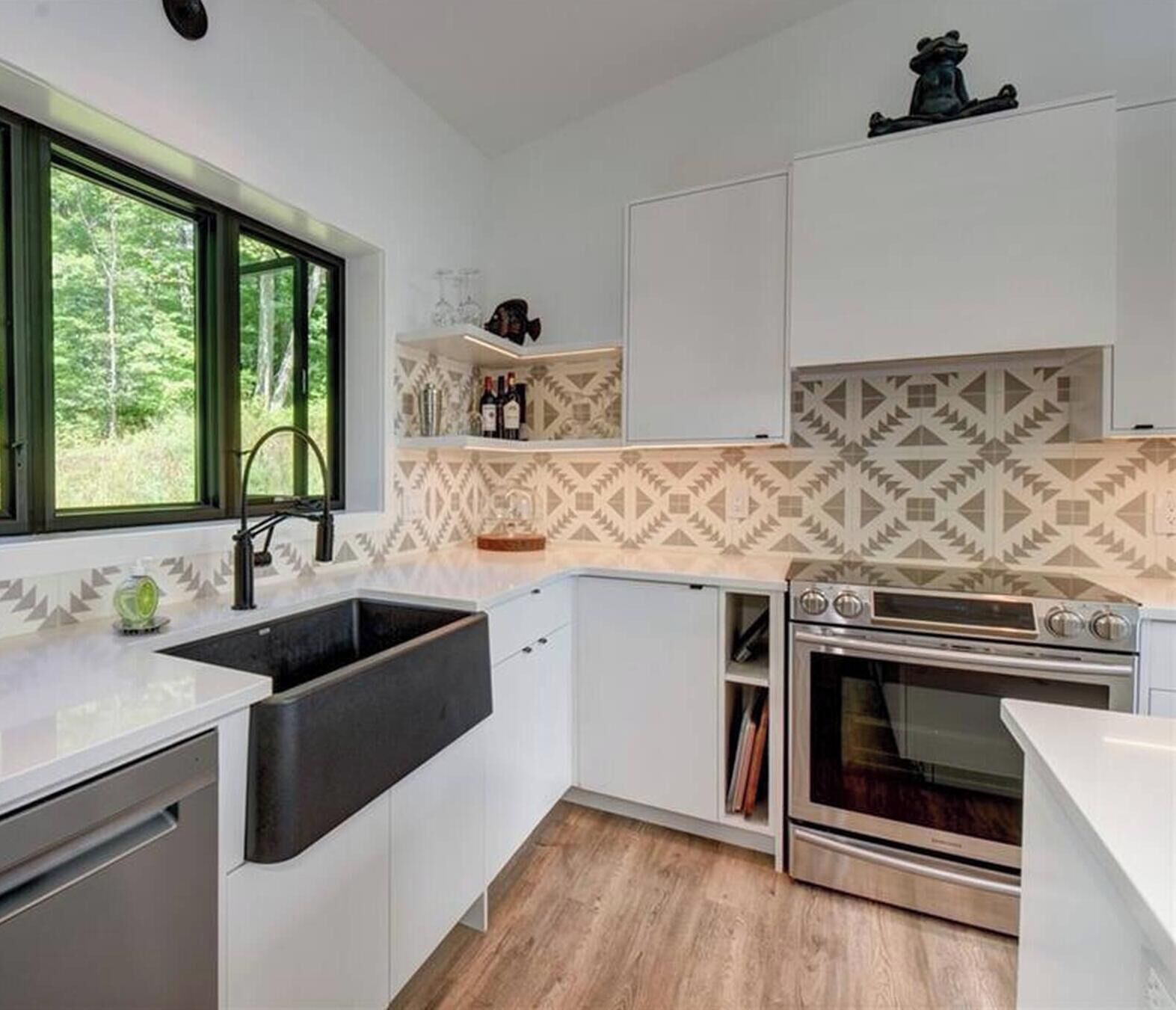 المنشأة من الداخل