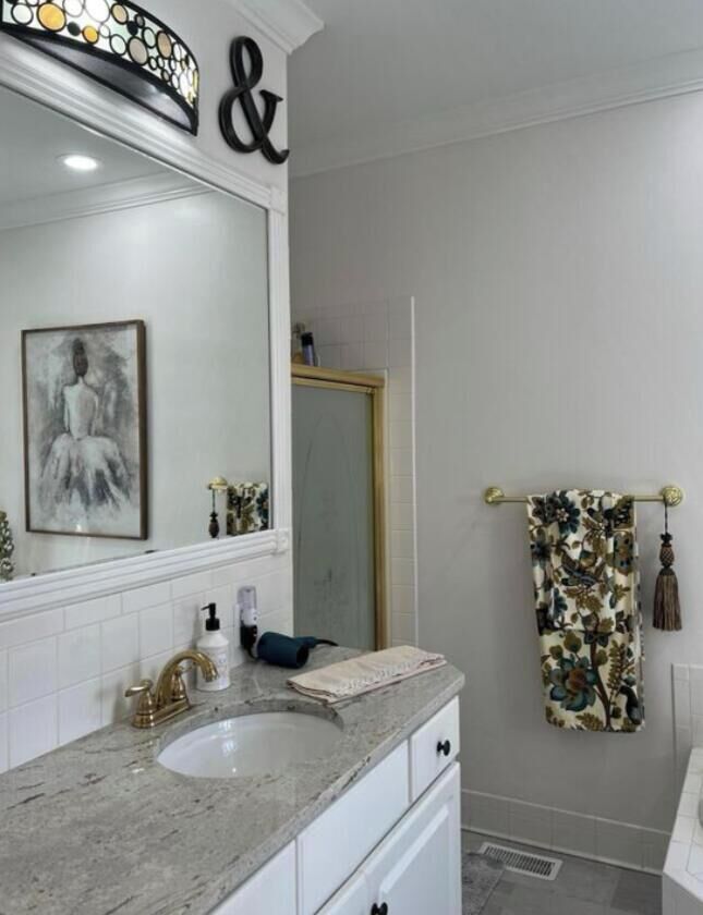Jetted tub, hair dryer, towels, soap