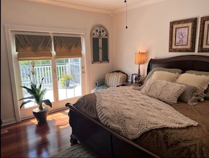 Room - Private Lake Retreat Near Lake Cumberland Marina – Sleeps 10 / 20 Secluded Acres (Russell Springs)