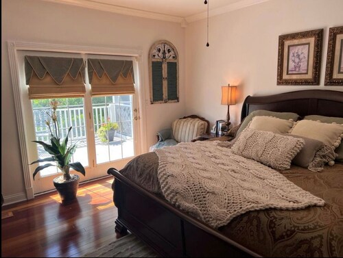 Private Lake Retreat Near Lake Cumberland Marina – Sleeps 10 / 20 Secluded Acres