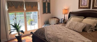 Private Lake Retreat Near Lake Cumberland Marina – Sleeps 10 / 20 Secluded Acres