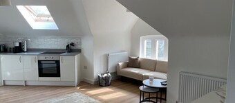 Modern Flat | Parking | Work Friendly