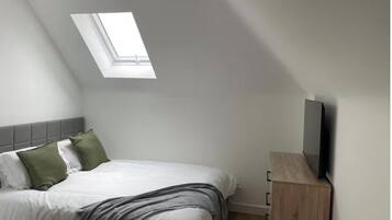 Iron/ironing board, Internet, bed sheets