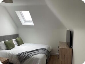 Iron/ironing board, free WiFi, bed sheets