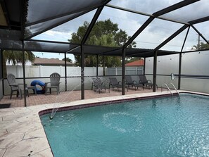 Pool - Serene 3-bedroom house with AC in charming Cape Coral (Cape Coral)