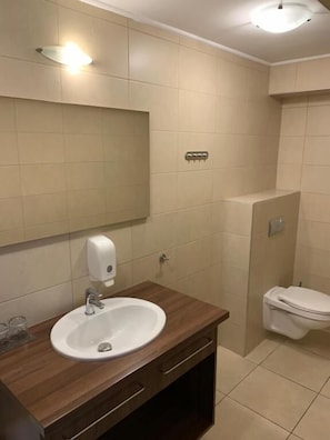 Dreibettzimmer | Badezimmer