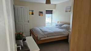 WiFi, bed sheets - Newquay Detached Holiday Coach House with one parking space (Newquay)