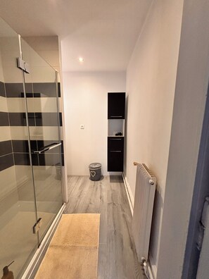 Bathroom - Vrbo Property (Saint-Étienne-lès-Remiremont)