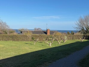 Property grounds - Lovely holiday apartment near centre (Allinge)