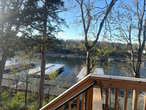 3-bedroom luxury condo at Herrington Lake with lakeviews and Tesla charging