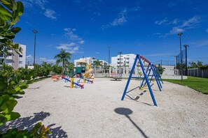 Children’s area - Comfy 2BR Apt, Epic Sun Residences Punta Cana, Pool, BBQ, Beautiful Social Areas (Punta Cana)