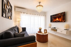 TV - Comfy 2BR Apt, Epic Sun Residences Punta Cana, Pool, BBQ, Beautiful Social Areas (Punta Cana)