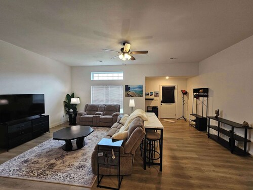 Spacious 3BR Retreat Near Fort Leonard Wood
