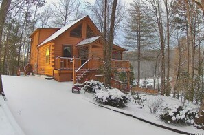 Exterior - Meadow Vista – 3BR/3BA Cabin Nestled in the Blue Ridge Mountains (Murphy)