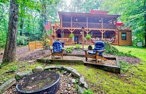 Property grounds - Meadow Vista – 3BR/3BA Cabin Nestled in the Blue Ridge Mountains (Murphy)
