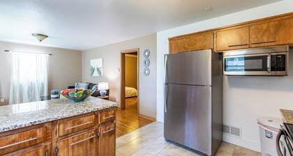 907.5- Walk to Mayo St Mary's Hospital- 4bed/2bath Laundary/Parking