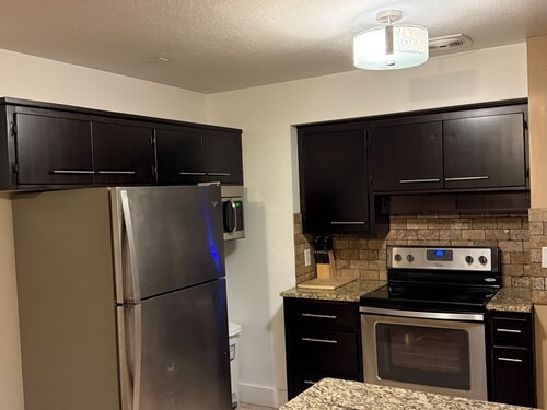 907.5- Walk to Mayo St Mary's Hospital- 4bed/2bath Laundary/Parking