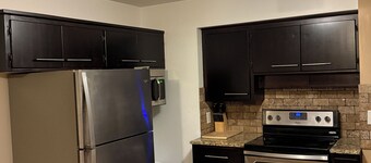 907.5- Walk to Mayo St Mary's Hospital- 4bed/2bath Laundary/Parking
