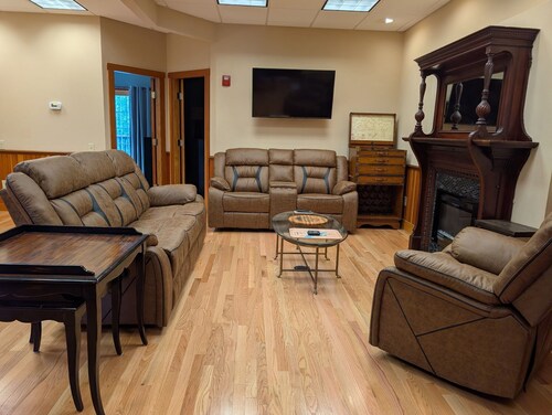3 -Bedroom Condo in Gilford, NH come and stay at Winni Peaks and Piers Escape