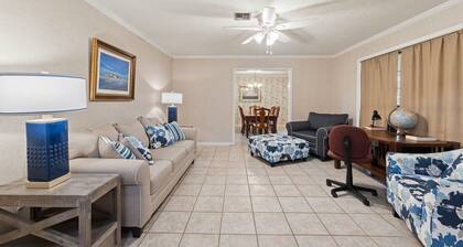 Cozy 3BR Ranch Near Lafayette Walk to Dining