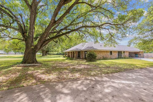 Cozy 3BR Ranch Near Lafayette