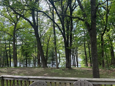 Rustic, lake-side,  4-bedroom cabin at Oak Grove Resort