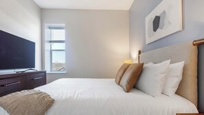 Desk, iron/ironing board, WiFi, bed sheets - Landing | Modern 1BD in Downtown New Haven (New Haven)
