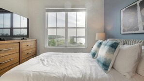 Desk, iron/ironing board, WiFi, bed sheets - Landing | Stylish 2BD, Clubhouse, Gym (Kissimmee)