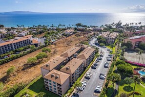 Exterior - Walk to Beach! Pool + Hot Tub in South Kihei (Kihei)