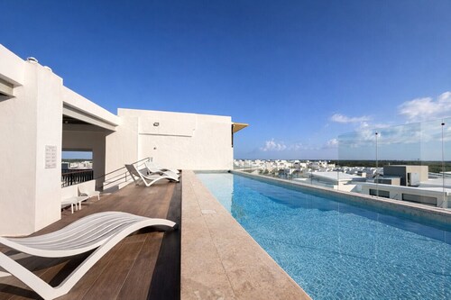 Cozy 3BR Penthouse, Private Terrace, BBQ, Pool, Great Views