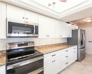 Private kitchen - Private retreat 2-bedroom house in North Fort Myers with a heated pool. (North Fort Myers)