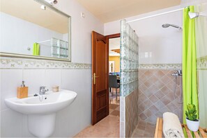 Hair dryer, towels - New! Villa Flor de Lis (Cala en Porter)