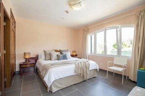 Iron/ironing board, Internet, bed sheets - Villa Lamar - Three Bedroom Villa, Sleeps 6 (Alayor)